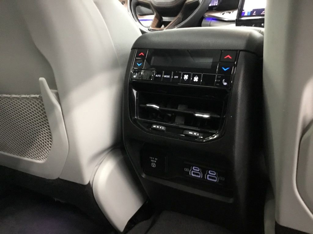 Used 2021 Jeep Grand Cherokee L Summit w/ Advanced Protech Group IV AWD/4WD image 23