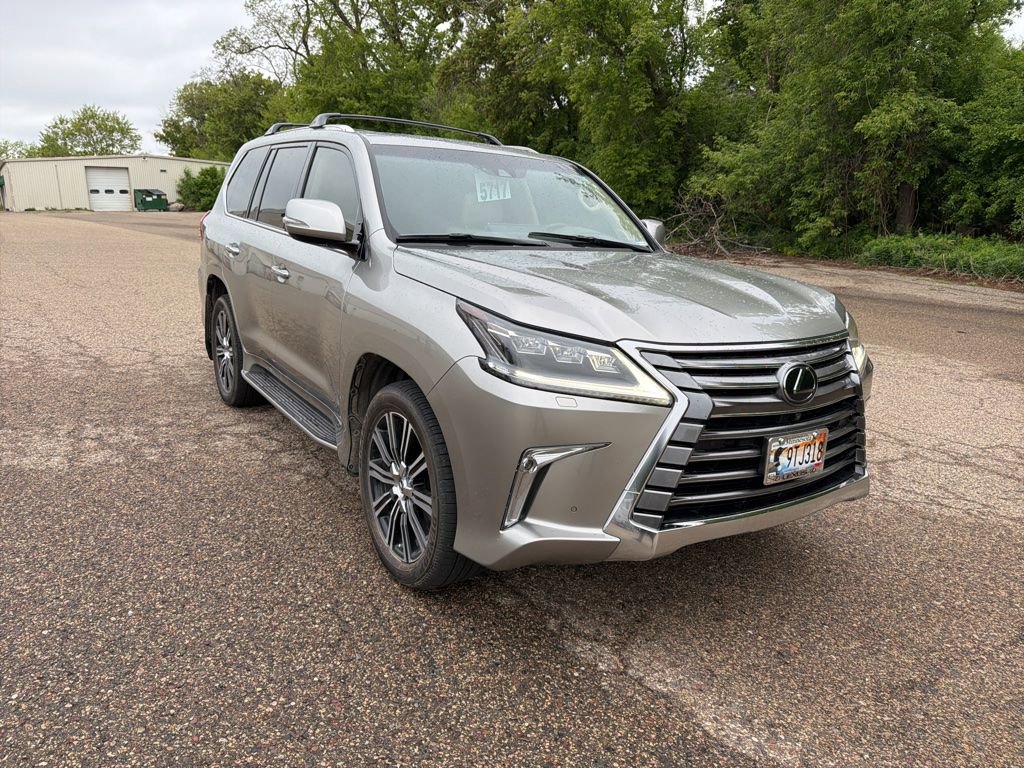 Used 2021 Lexus LX 570 4WD w/ Luxury Package image 13