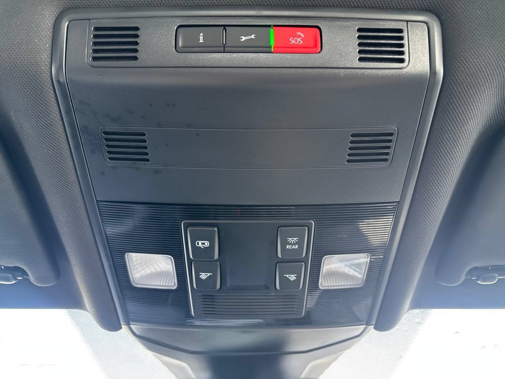 Used 2025 Volkswagen Jetta Sport FWD image 22