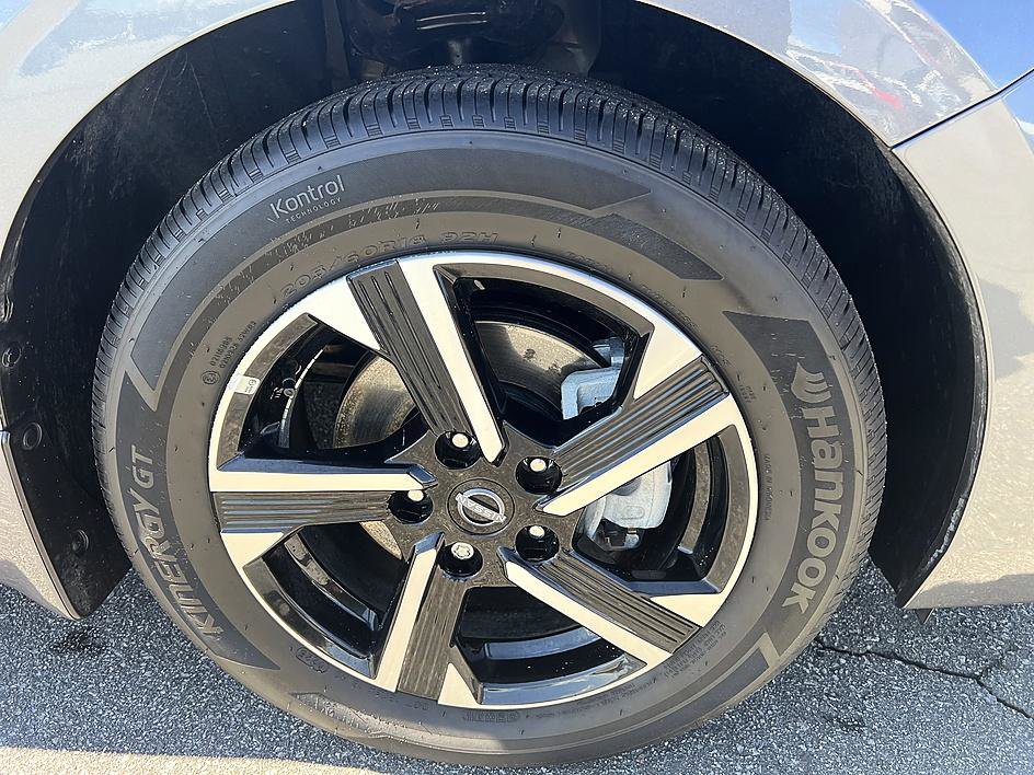 Certified 2025 Nissan Sentra SV w/ Trunk Package image 12