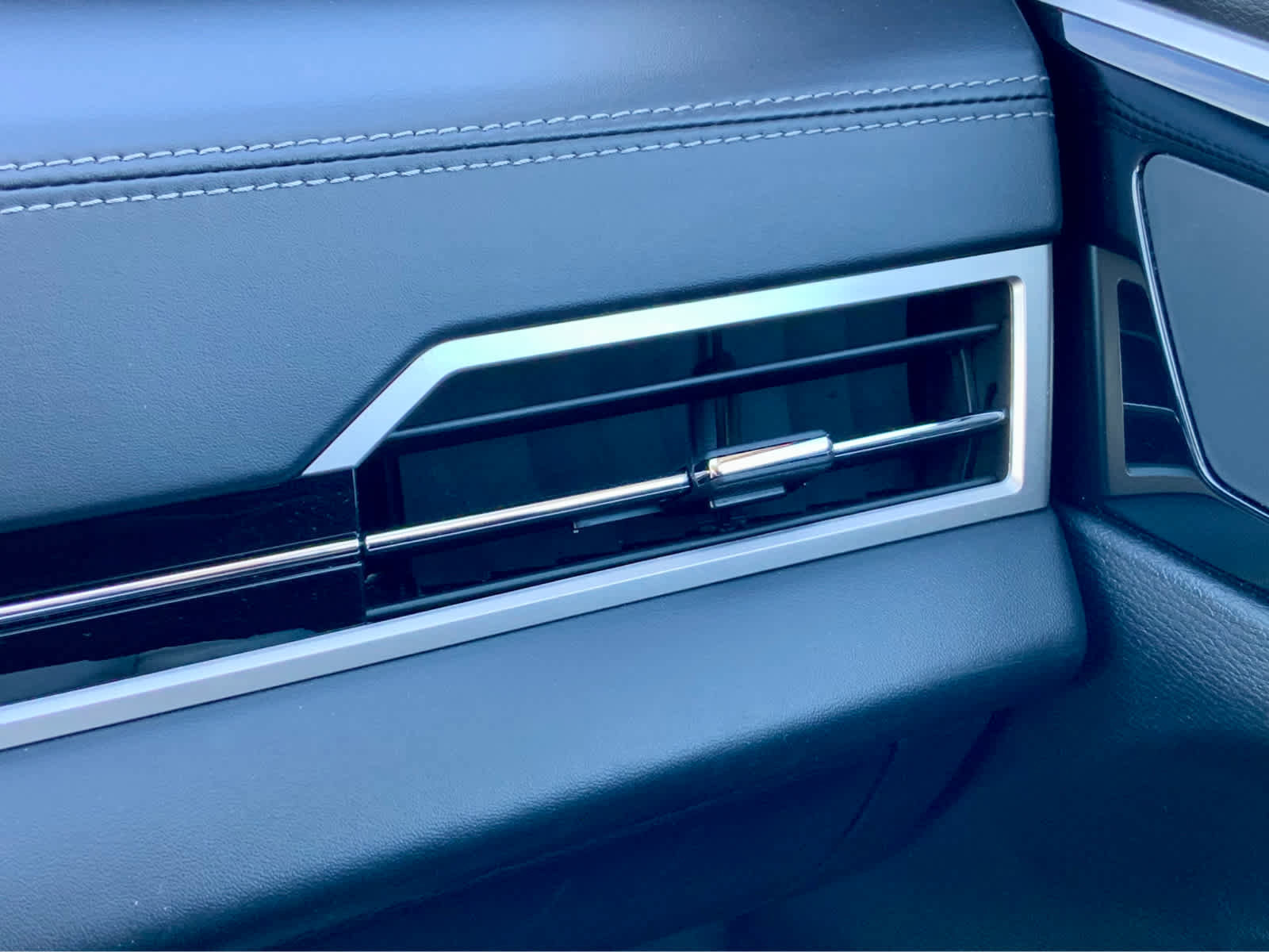 Used 2024 Mitsubishi Outlander SE image 44