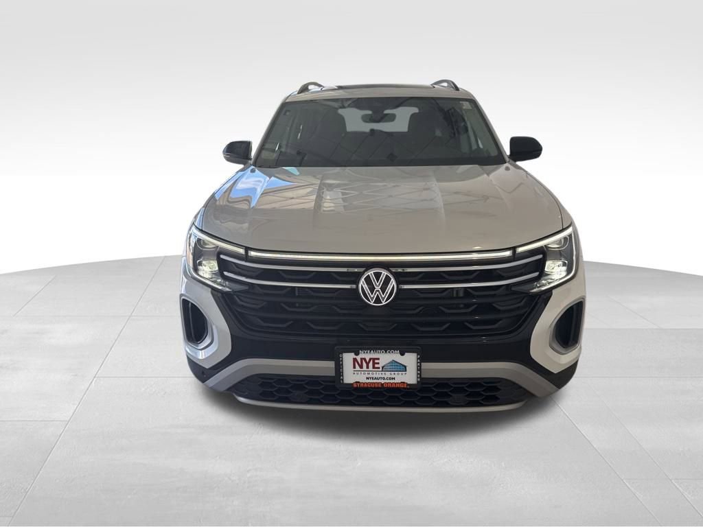 New 2026 Volkswagen Atlas Peak Edition image 8