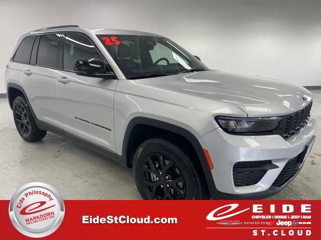 Used 2025 Jeep Grand Cherokee Altitude