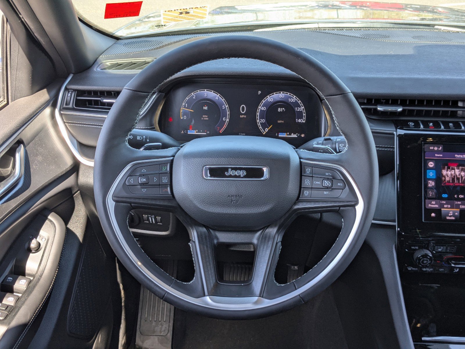 Used 2025 Jeep Grand Cherokee Laredo X w/ Luxury Tech Group I AWD/4WD image 21