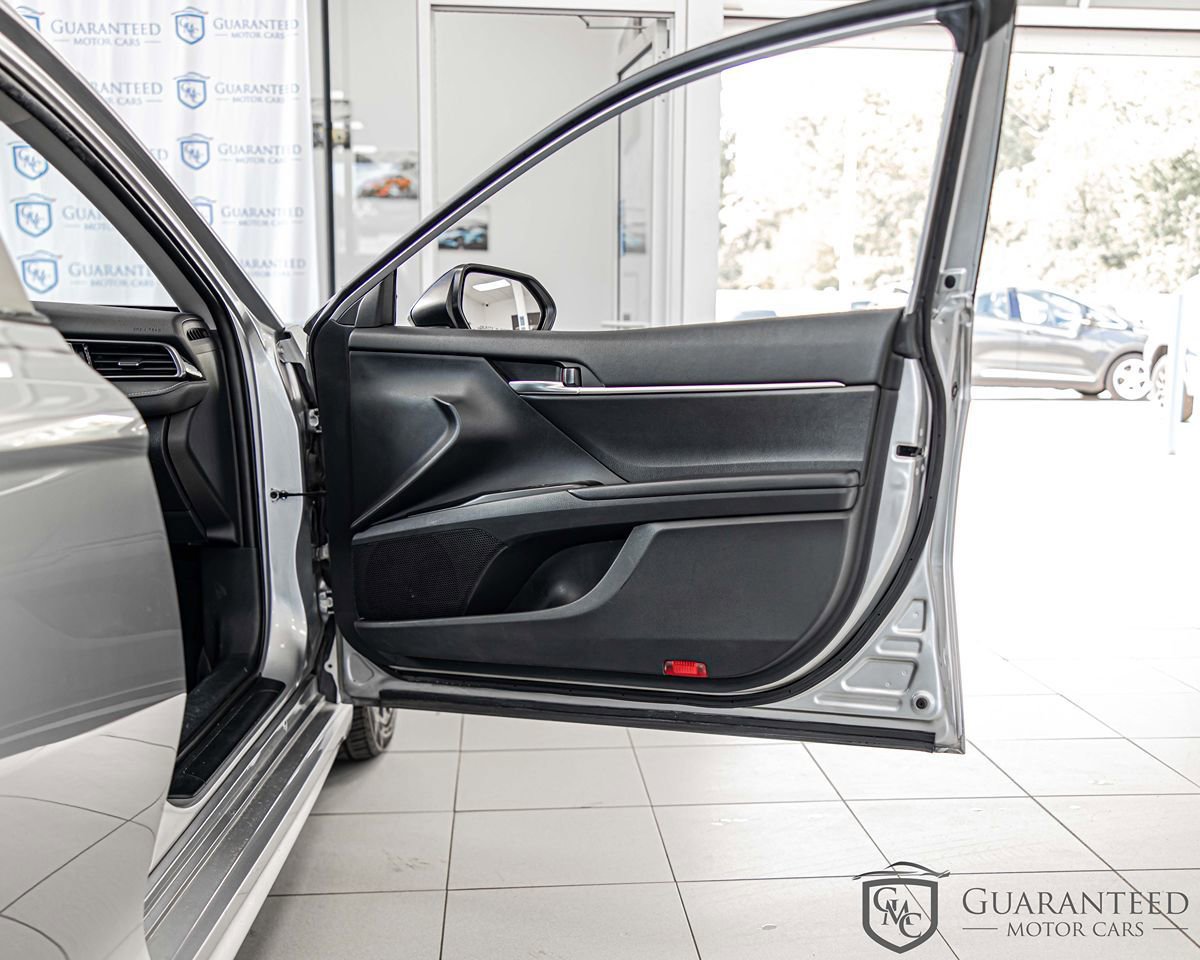 Used 2020 Toyota Camry SE FWD image 38