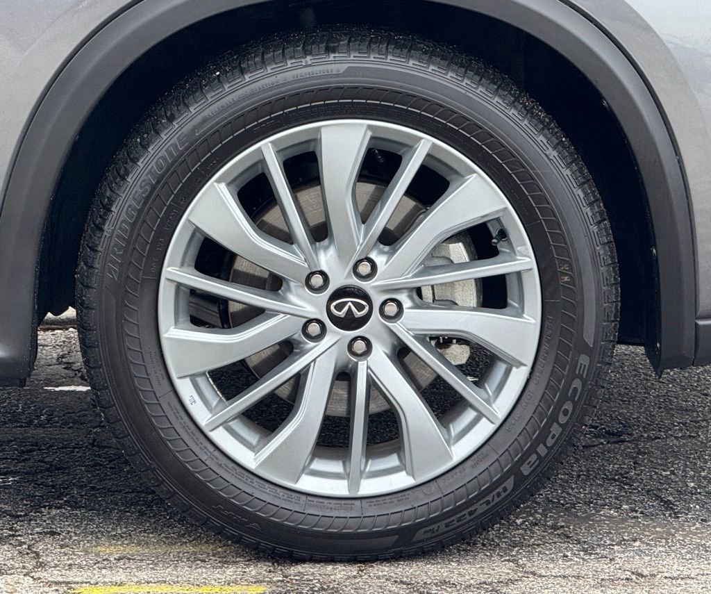 Used 2025 INFINITI QX50 Pure image 3