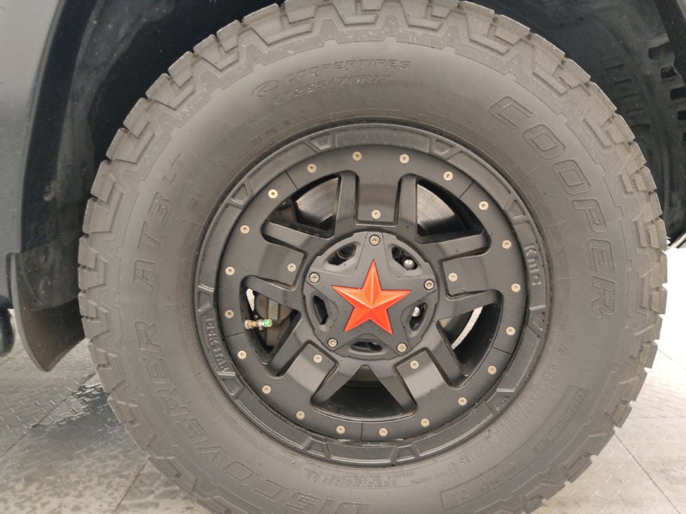 Used 2019 Toyota 4Runner SR5 RWD image 31