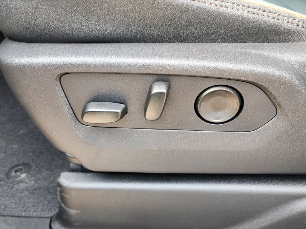 New 2026 GMC Yukon AT4 image 17