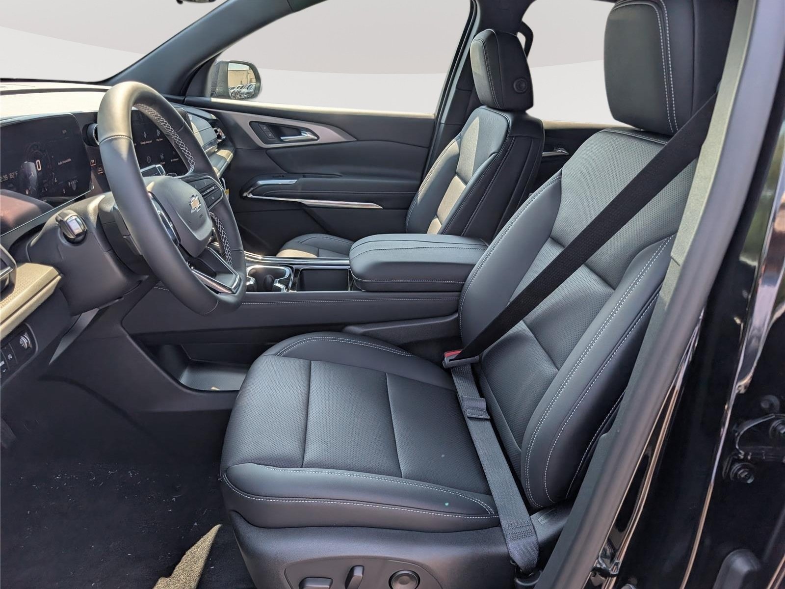 New 2027 Chevrolet Traverse LT w/ Driver Confidence Package FWD image 14