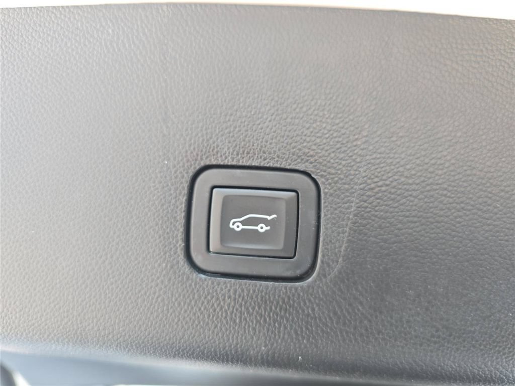 Used 2019 Chevrolet Traverse Premier w/ Redline Edition AWD/4WD image 15