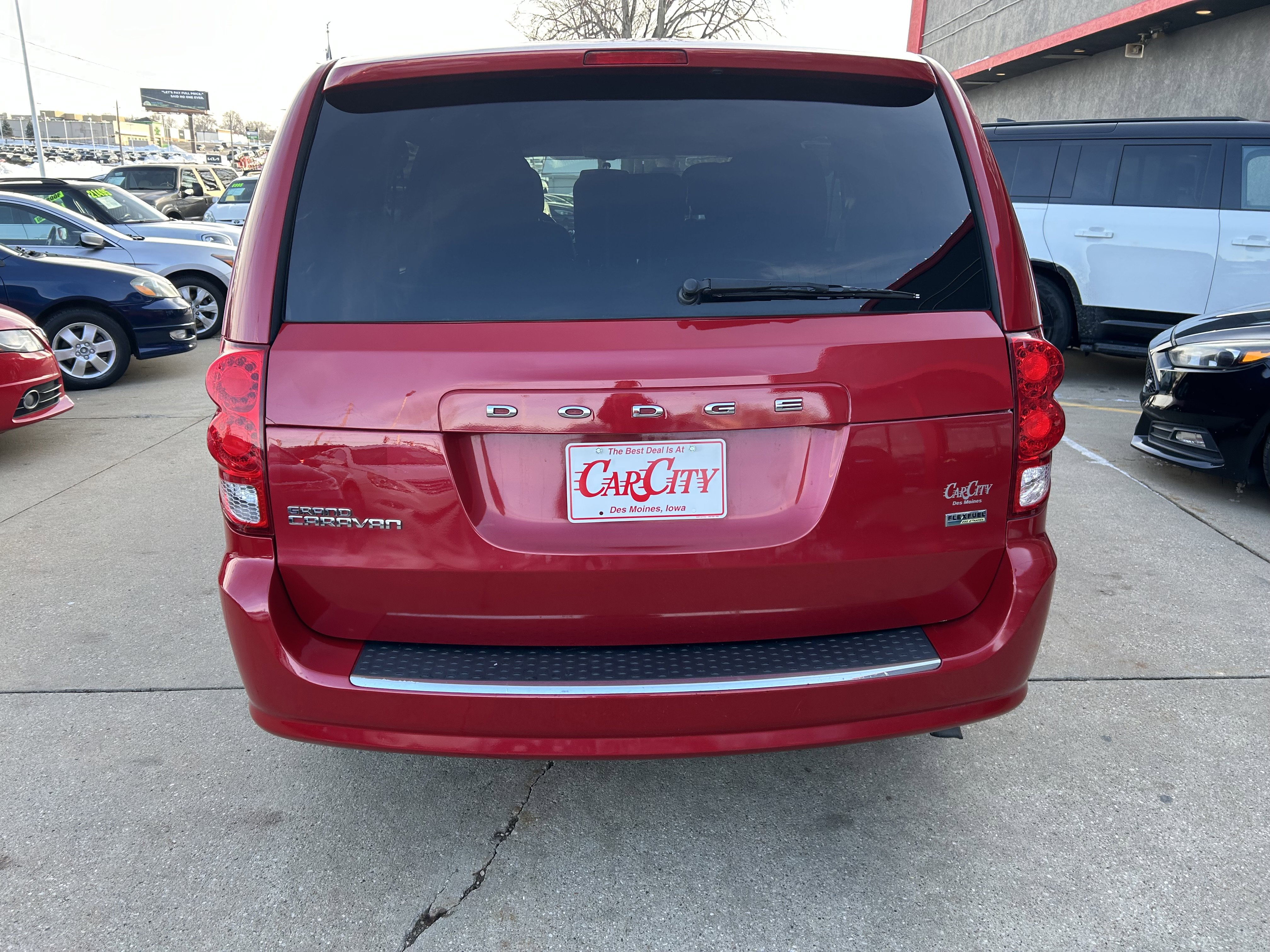 Used 2013 Dodge Grand Caravan SE image 3