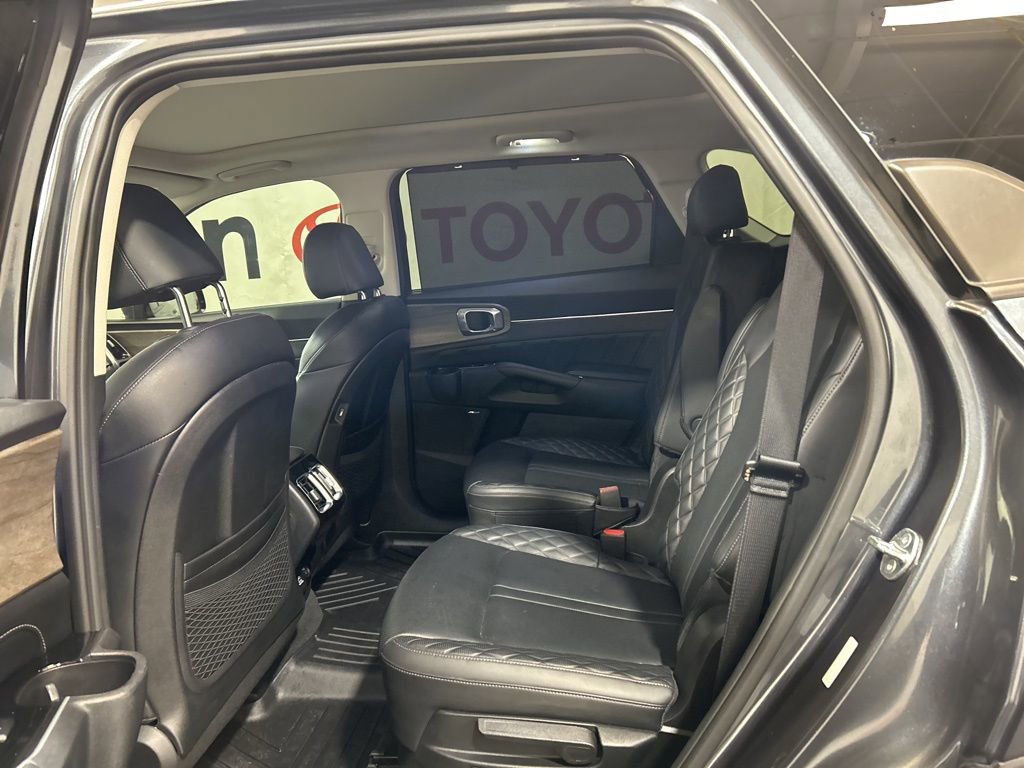 Used 2023 Kia Sorento SX Prestige image 22