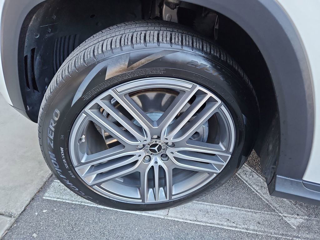 Used 2024 Mercedes-Benz GLS 450 4MATIC image 38
