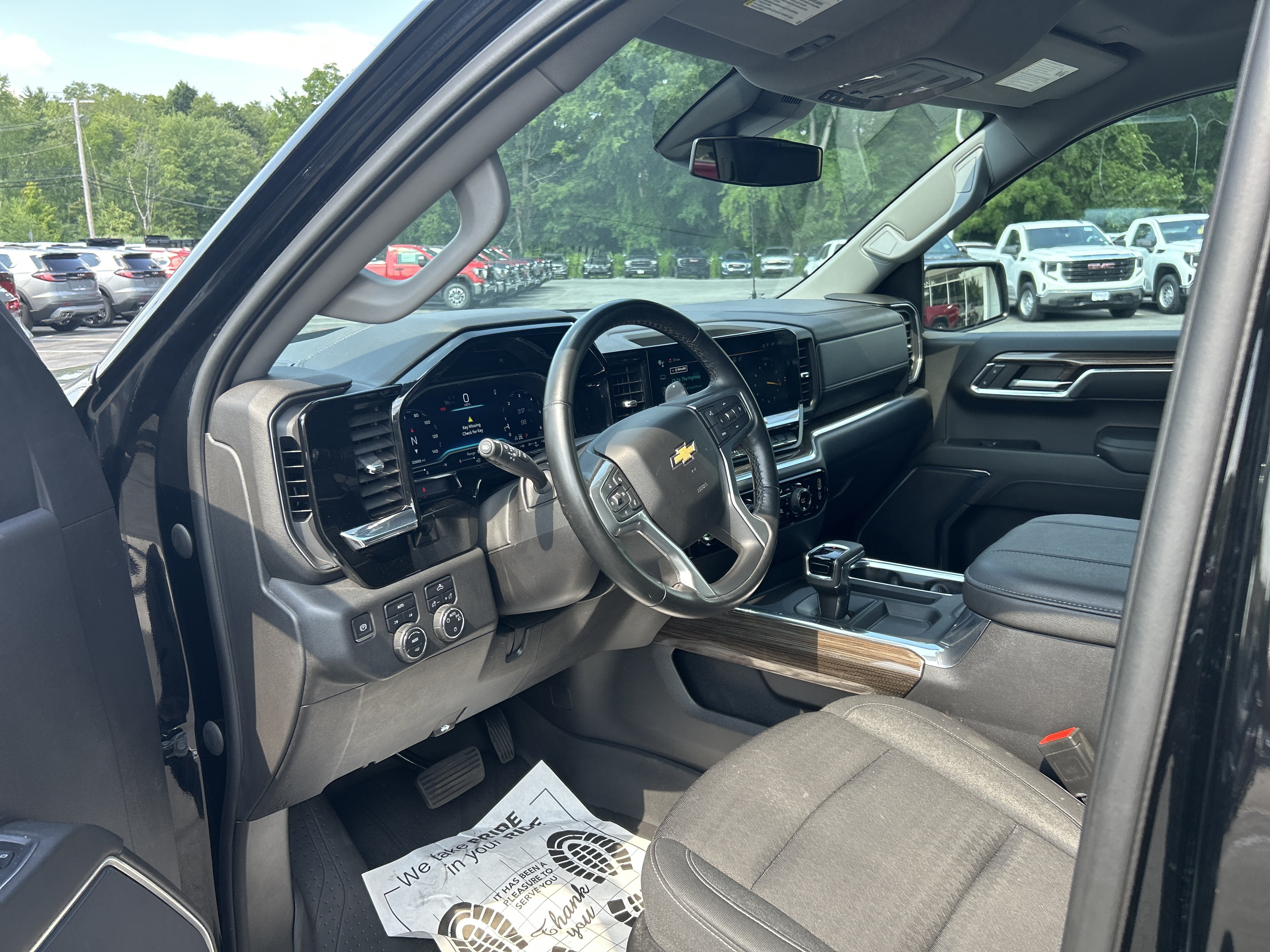 Used 2023 Chevrolet Silverado 1500 LT AWD/4WD image 15