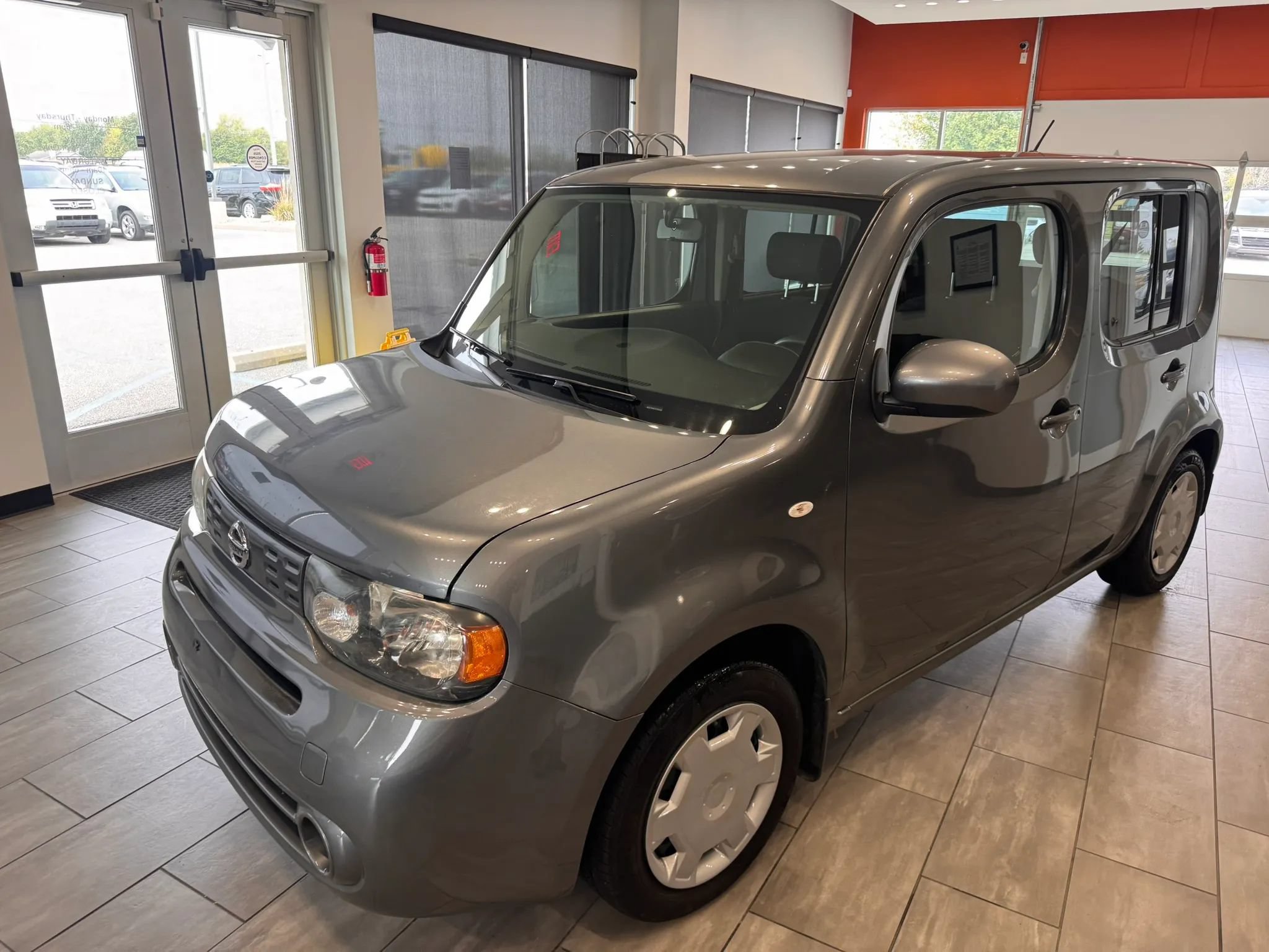 Used 2012 Nissan Cube 1.8 S w/ Interior Designer Pkg FWD image 6