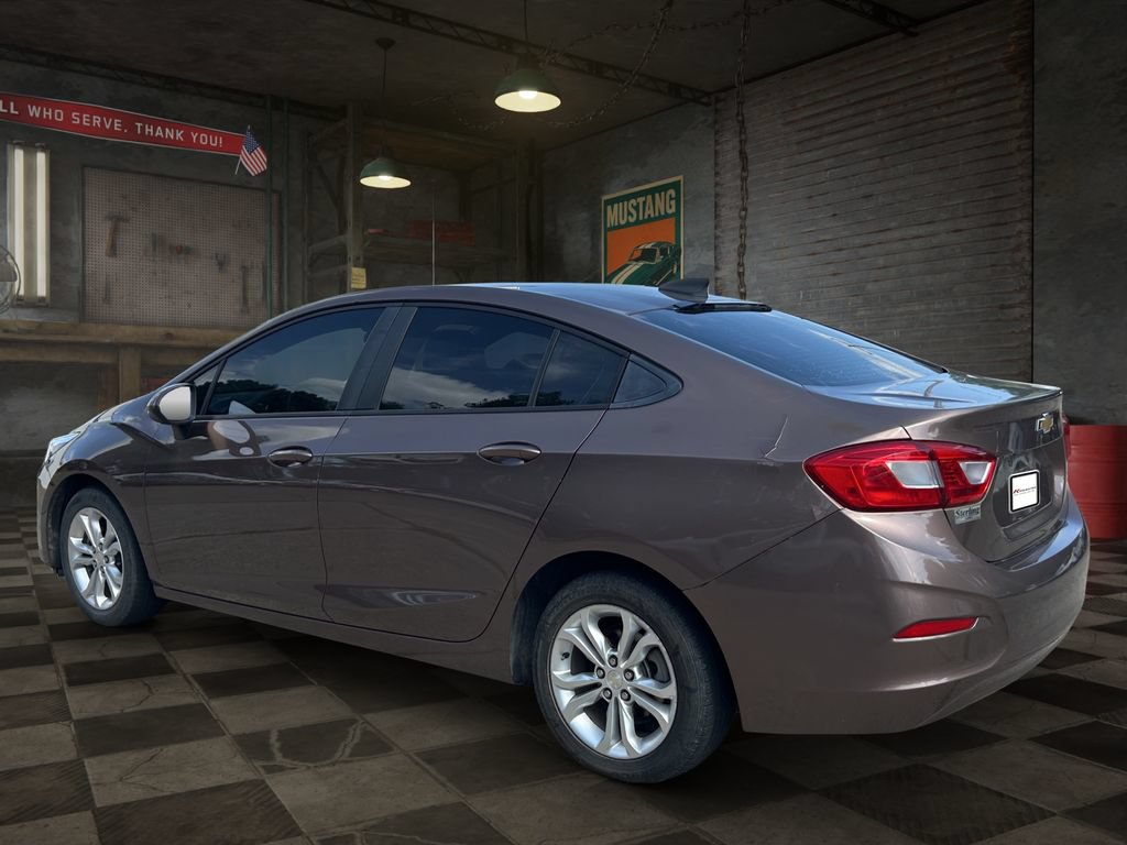 Used 2019 Chevrolet Cruze LS w/ LS Convenience Package FWD image 4