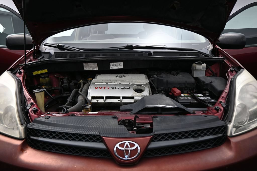 Used 2005 Toyota Sienna LE w/ LE Pkg 2 FWD image 23