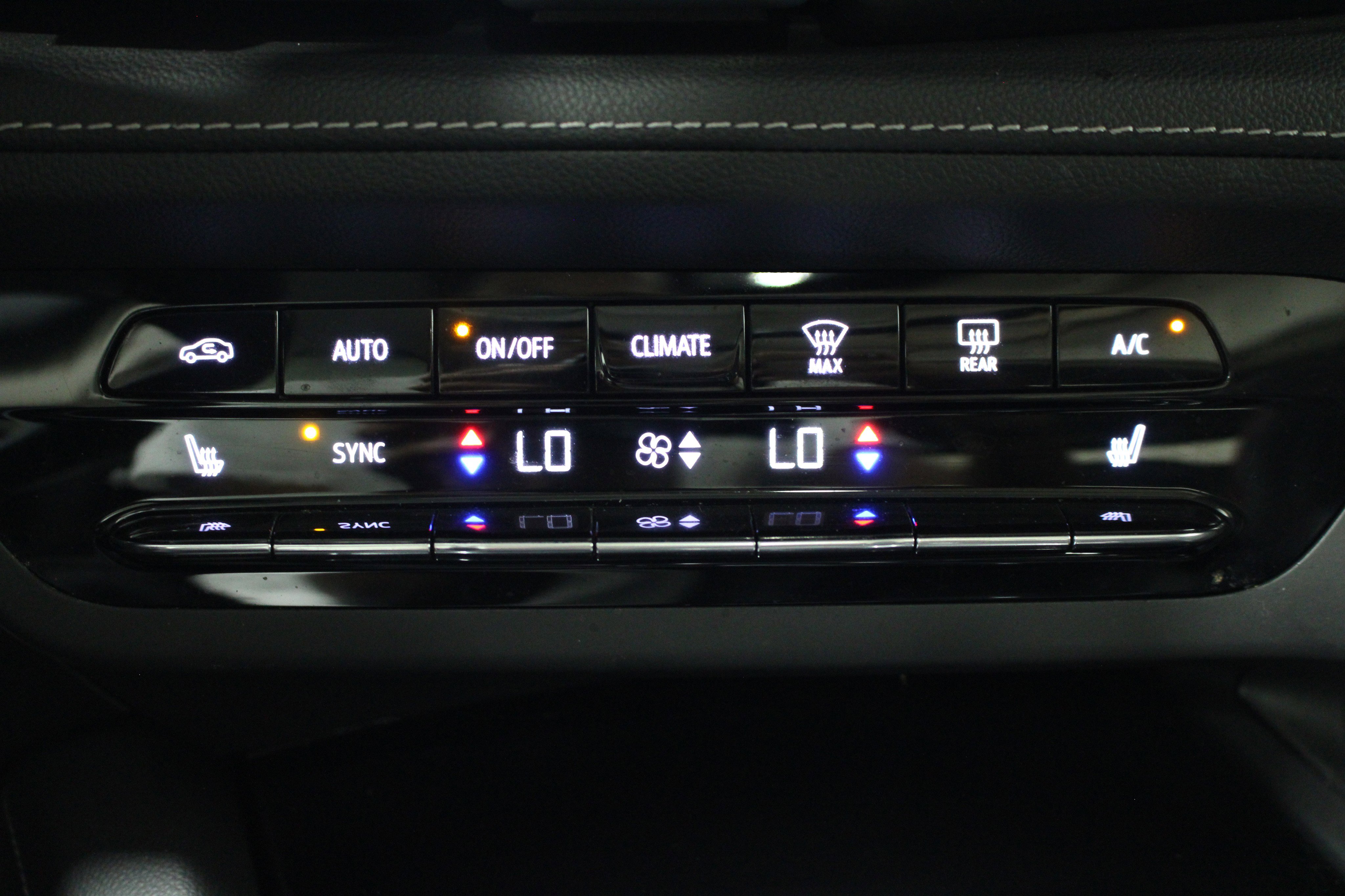 Used 2022 Buick Envision Essence w/ Technology Package II image 16