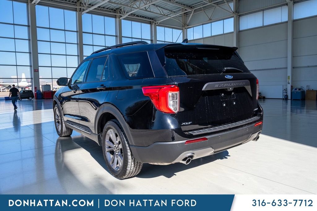Used 2023 Ford Explorer XLT w/ Equipment Group 202A AWD/4WD image 30