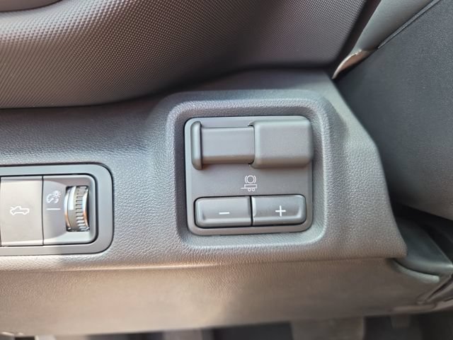 Used 2026 Chevrolet Silverado EV LT AWD/4WD image 25
