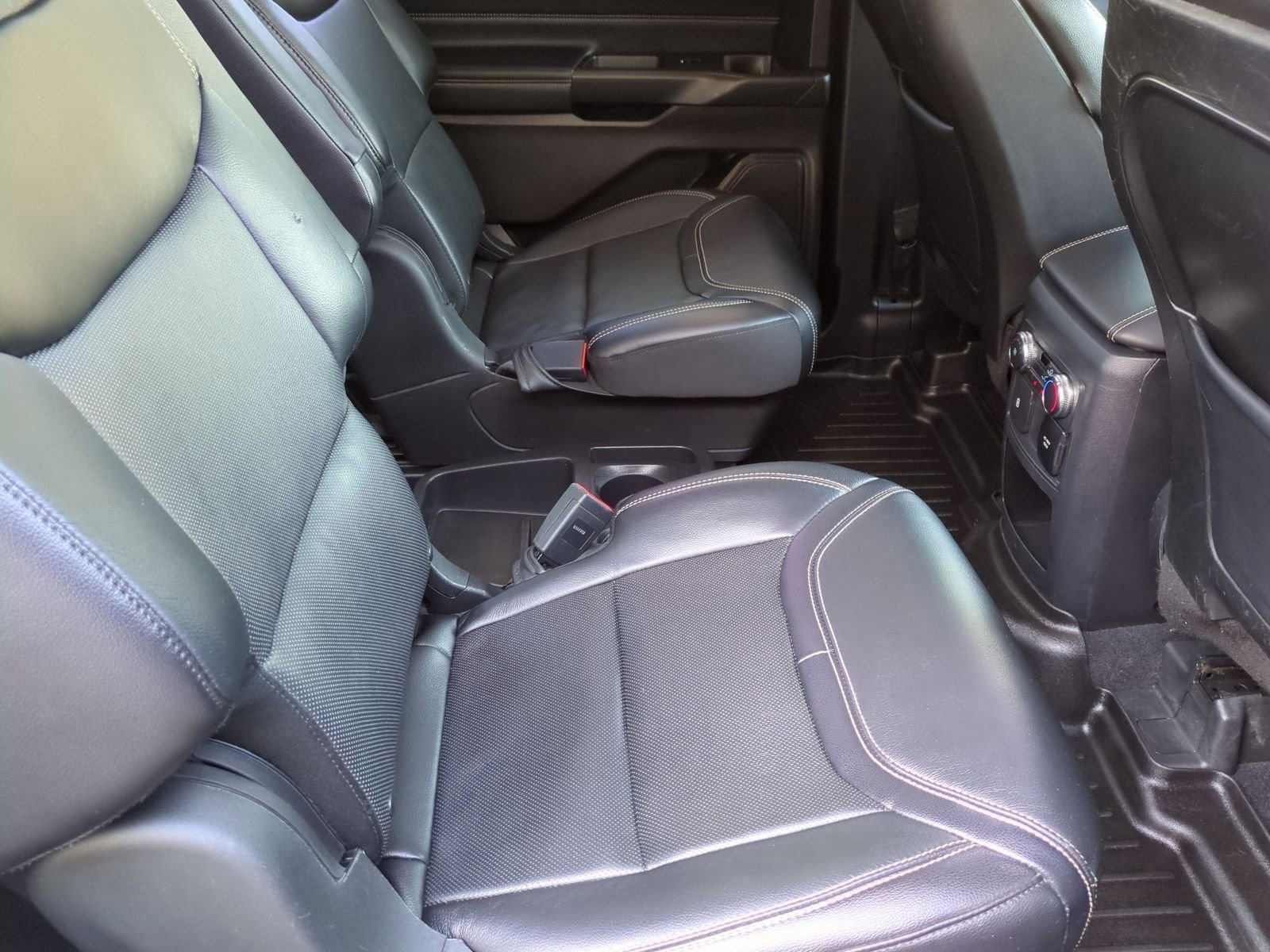 Used 2020 Ford Explorer ST w/ ST Street Pack image 27