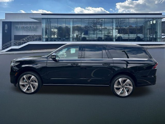 New 2027 Lincoln Navigator L Black Label AWD/4WD image 4