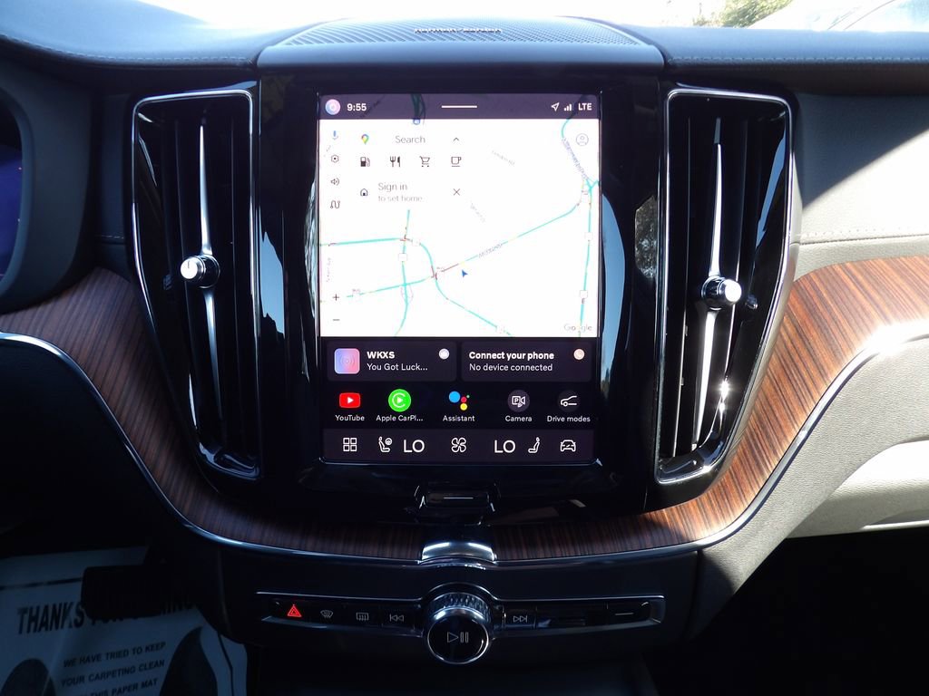 Certified 2023 Volvo XC60 B5 Ultimate w/ Climate Package image 23