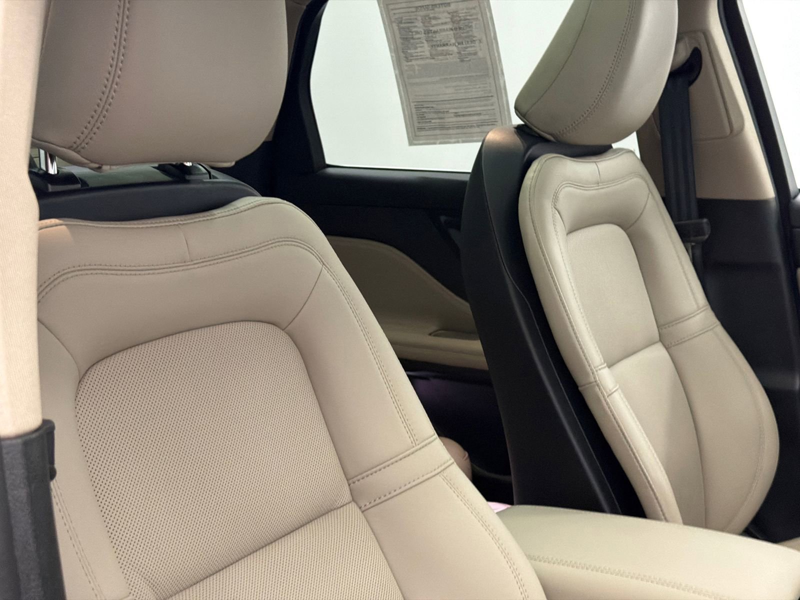 Used 2025 Lincoln Corsair Grand Touring w/ Equipment Group 301A image 11