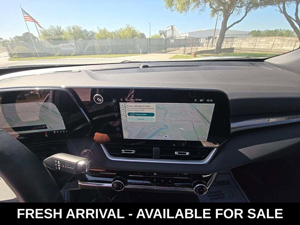 Used 2026 Chevrolet Equinox LT image 8