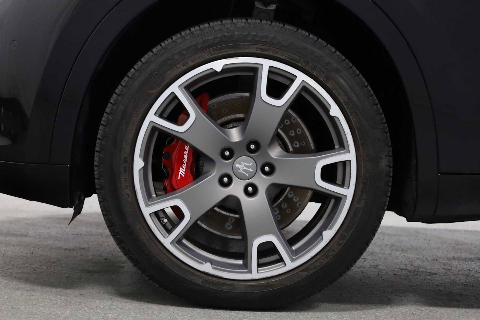 Used 2017 Maserati Levante S image 40