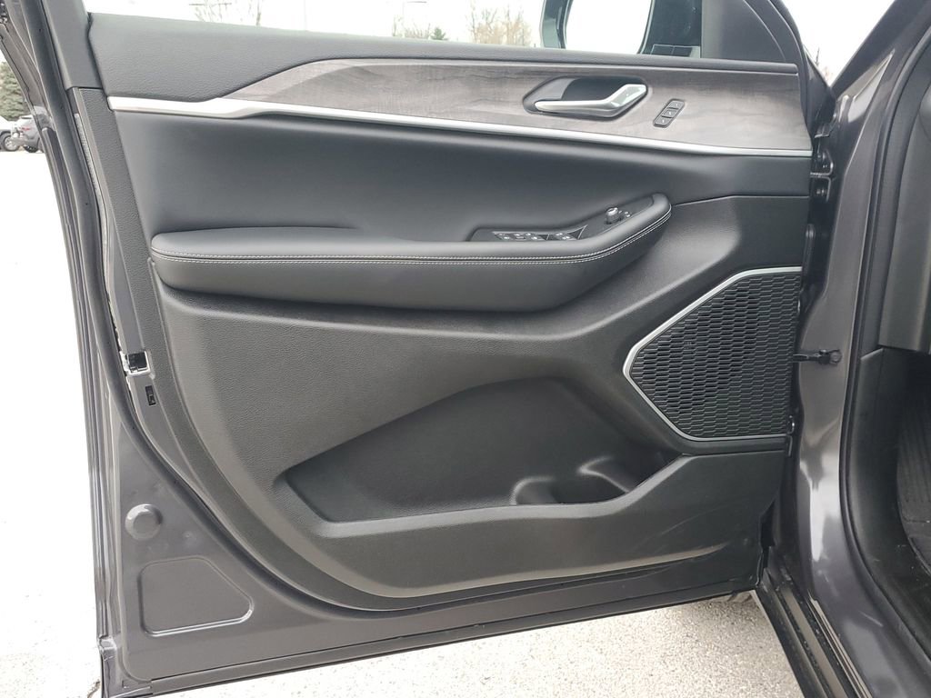 New 2026 Jeep Grand Cherokee Limited image 22