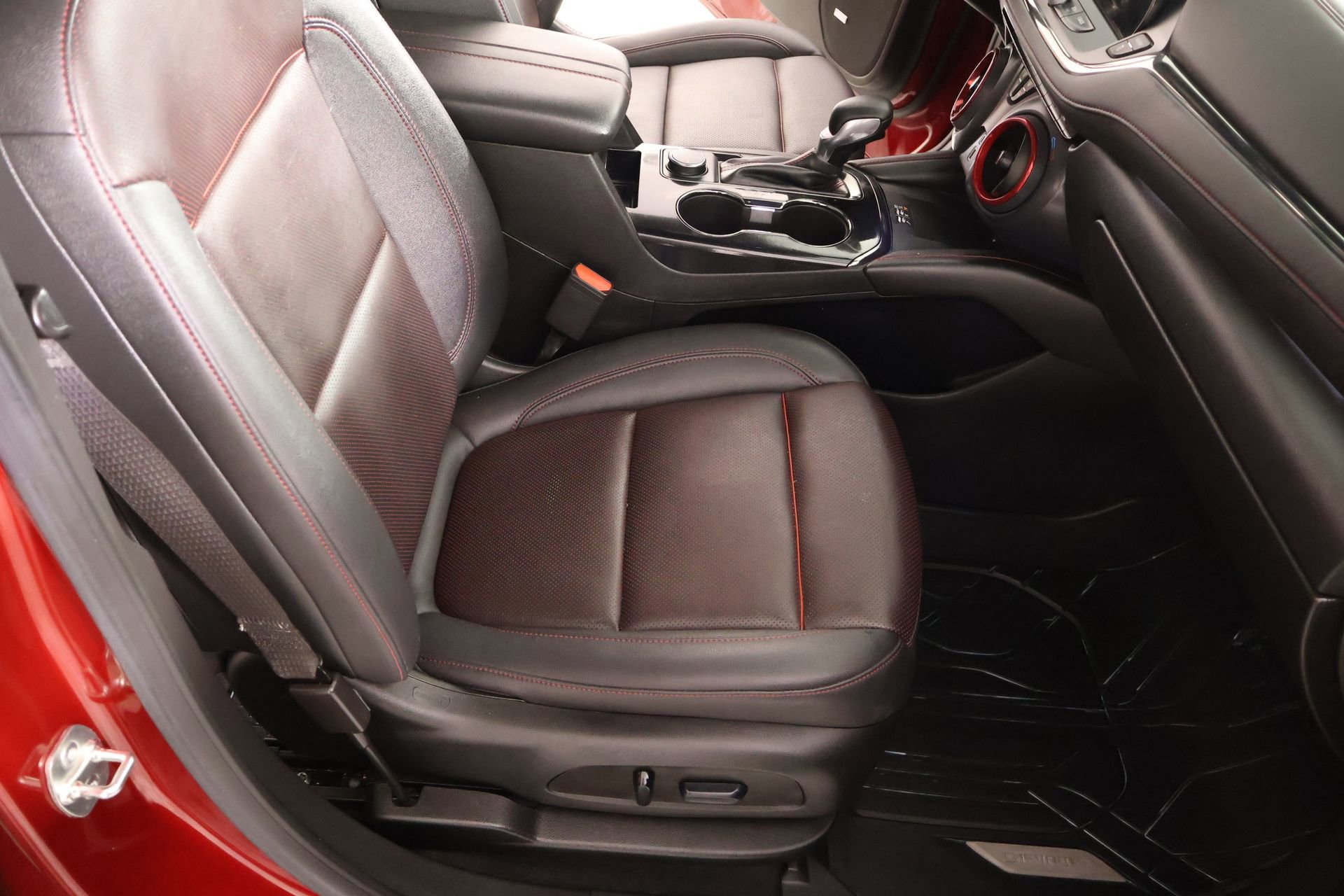 Used 2023 Chevrolet Blazer RS FWD image 13