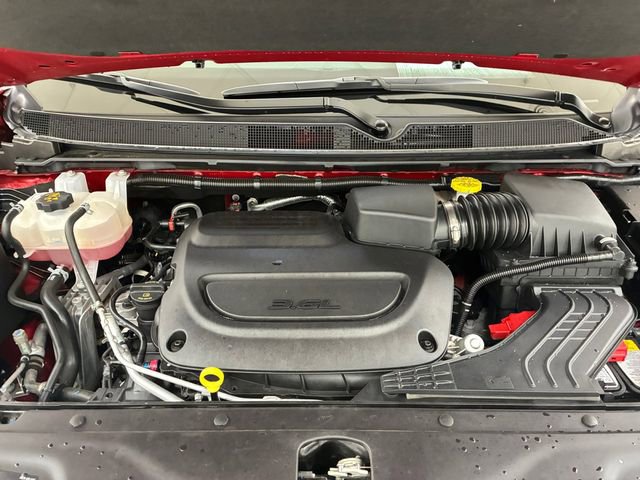 Used 2025 Chrysler Pacifica Select FWD image 11