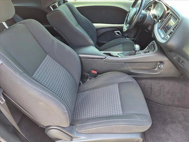 Used 2018 Dodge Challenger R/T RWD image 18