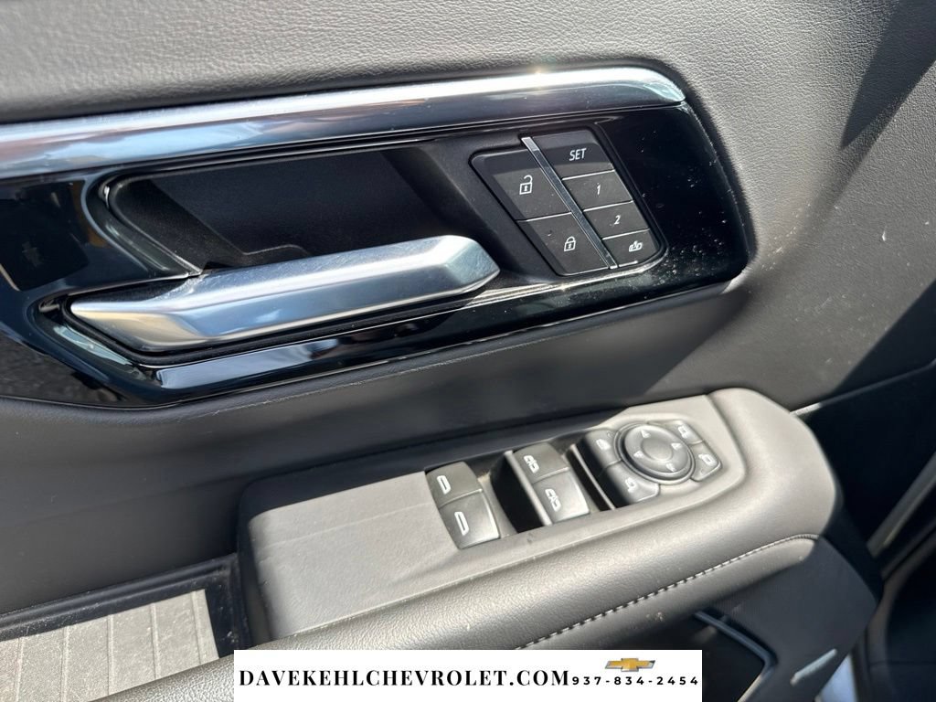 Used 2025 Chevrolet Tahoe Z71 w/ Comfort Package AWD/4WD image 9