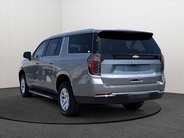Used 2025 Chevrolet Suburban LT AWD/4WD image 4