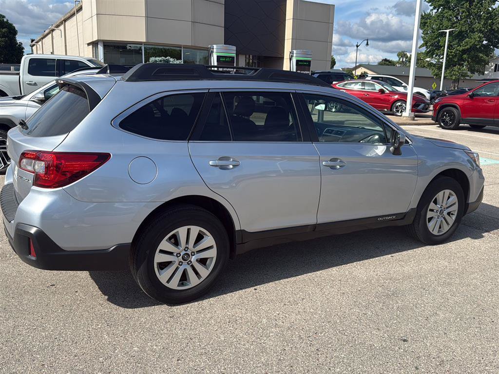 Used 2019 Subaru Outback 2.5i Premium AWD/4WD image 9