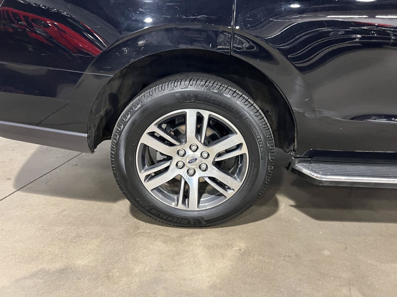 Used 2023 Ford Expedition XLT AWD/4WD image 42