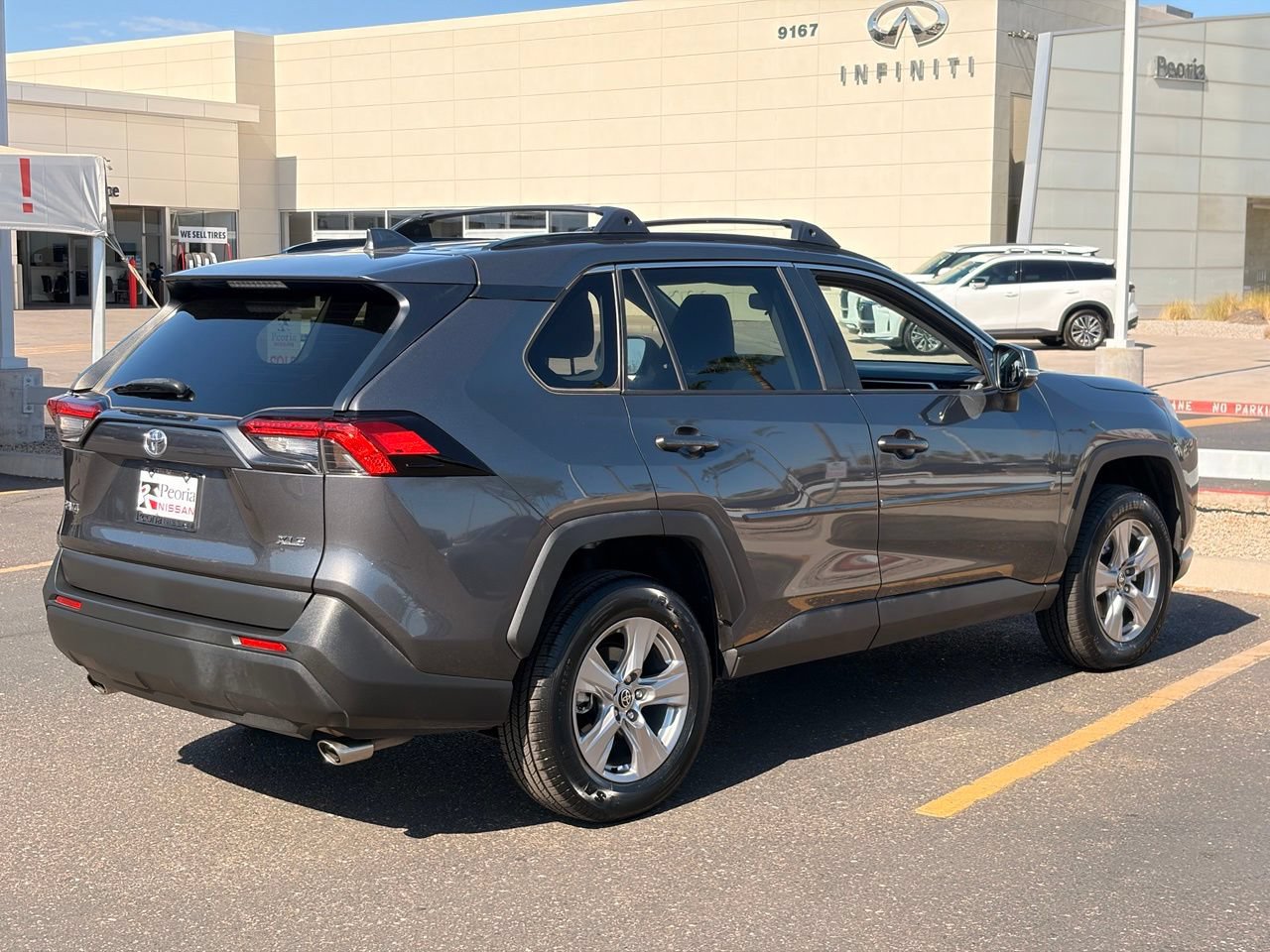 Used 2022 Toyota RAV4 XLE w/ Convenience Package FWD image 8