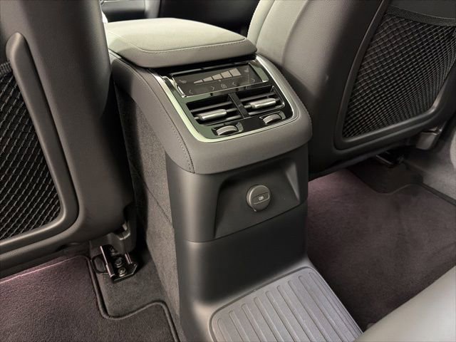 Used 2025 Volvo XC90 T8 Ultra w/ Protection Package Premier AWD/4WD image 31