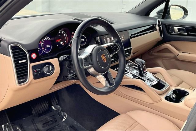 Used 2022 Porsche Cayenne AWD/4WD image 15