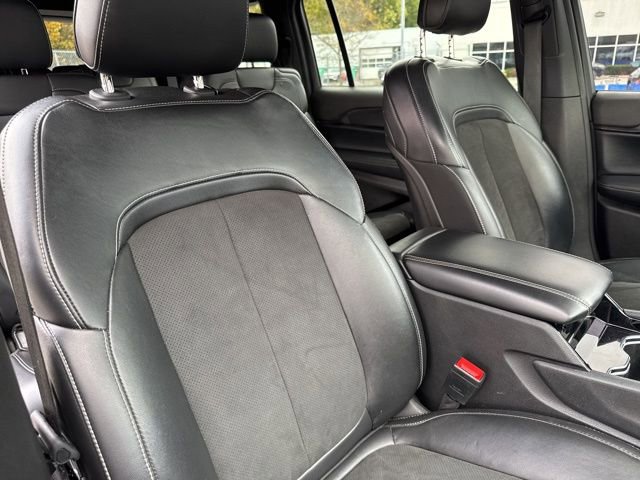 Used 2022 Jeep Grand Cherokee L Laredo image 25