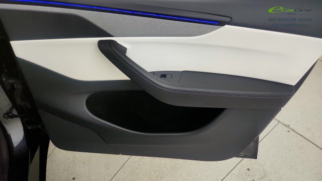 Used 2026 Tesla Model Y AWD image 34