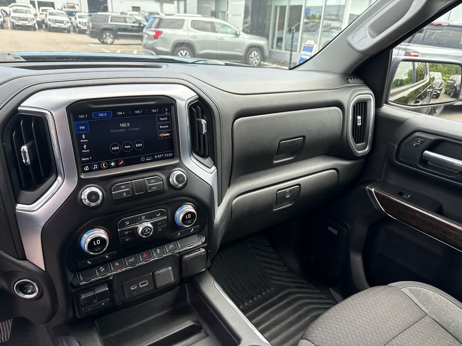 Used 2020 GMC Sierra 1500 Elevation w/ Elevation Value Package AWD/4WD image 15