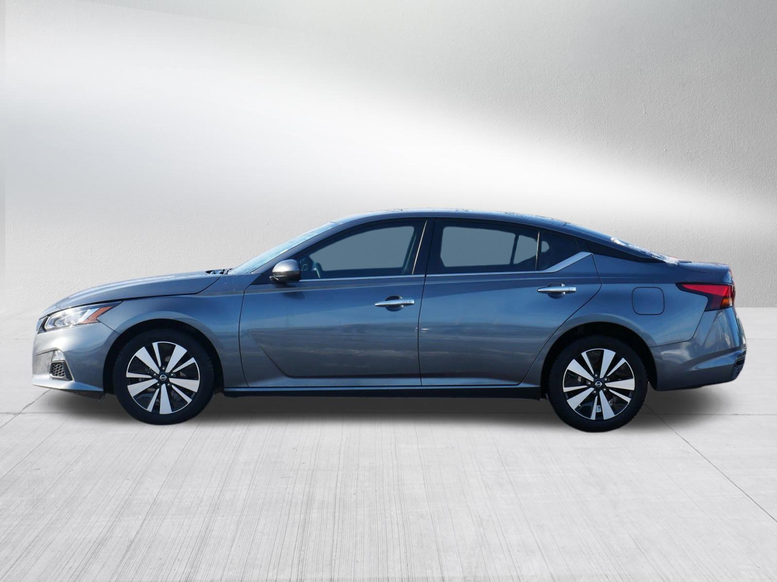 Used 2022 Nissan Altima 2.5 SV image 9