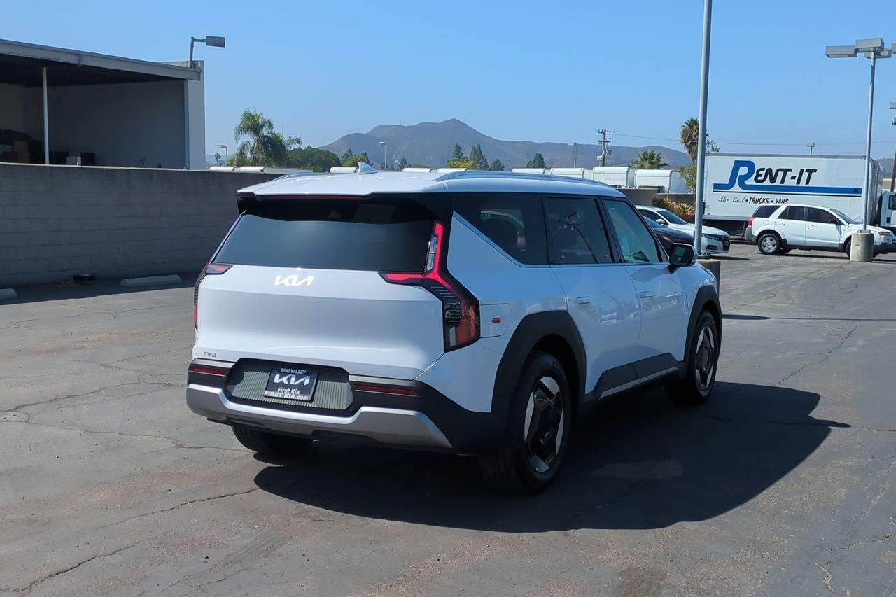 New 2026 Kia EV9 Wind image 5