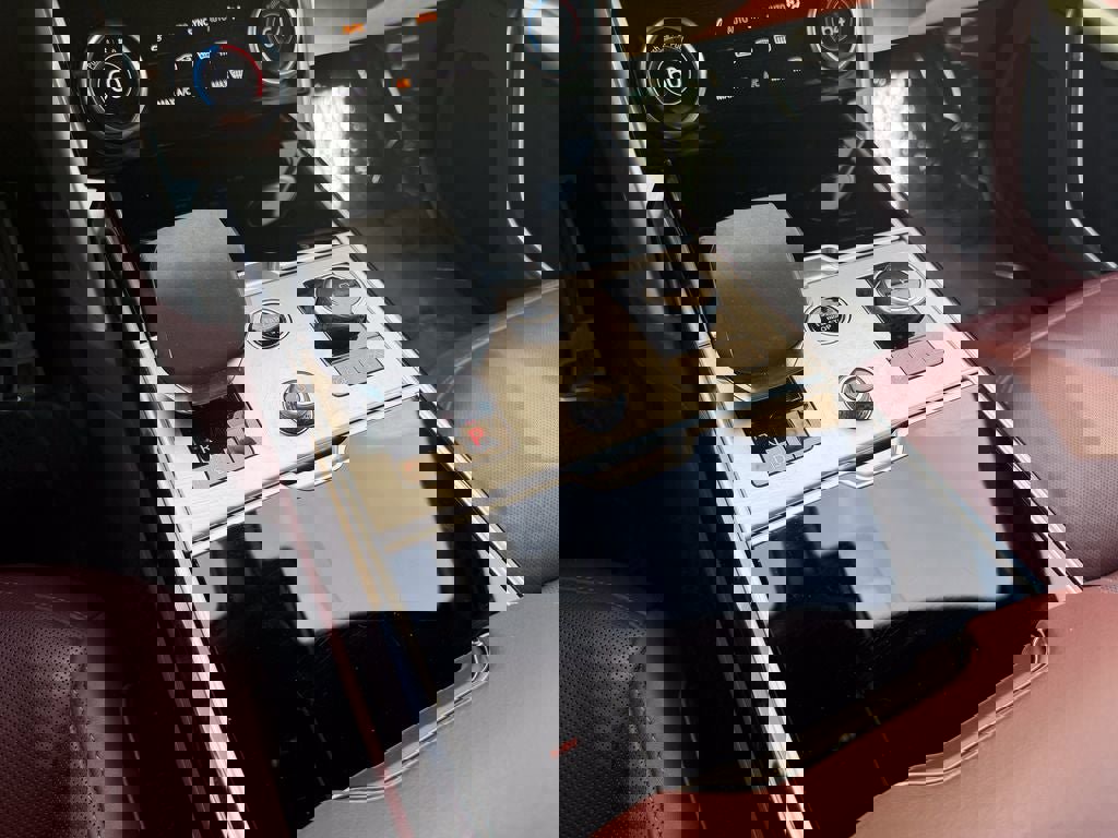 Used 2023 Land Rover Range Rover SE AWD/4WD image 32