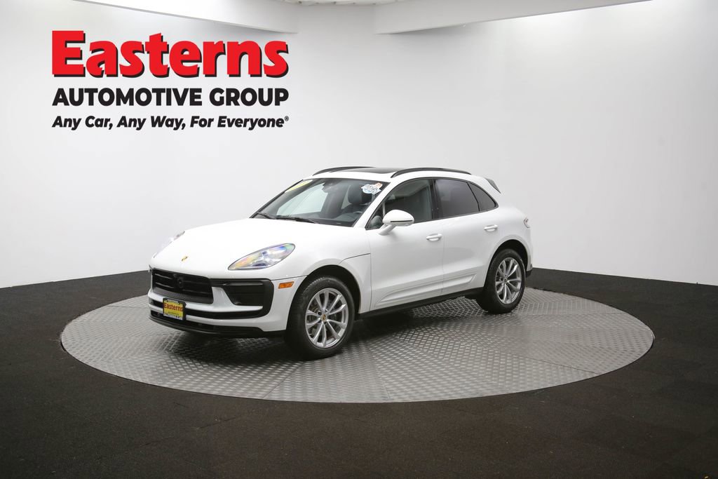 Used 2023 Porsche Macan T w/ Premium Package Plus image 58