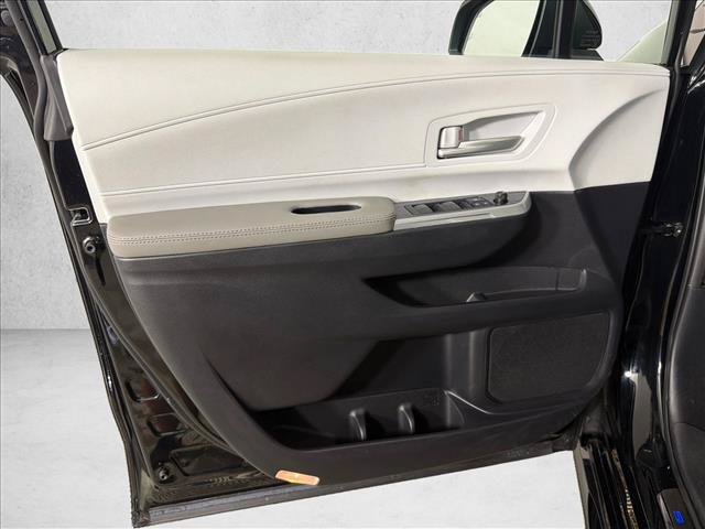 Used 2025 Toyota Sienna XLE w/ XLE Plus Package FWD image 11