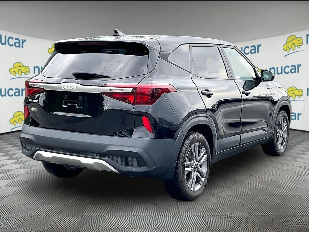 Used 2023 Kia Seltos LX AWD/4WD image 6